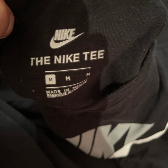 nike shirt - Picture 2 of 2